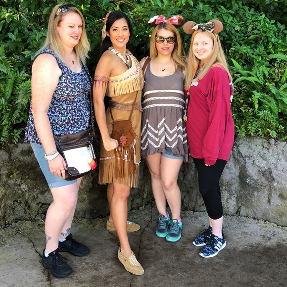 Meet your Posher, Amanda - Picture 8 of 8